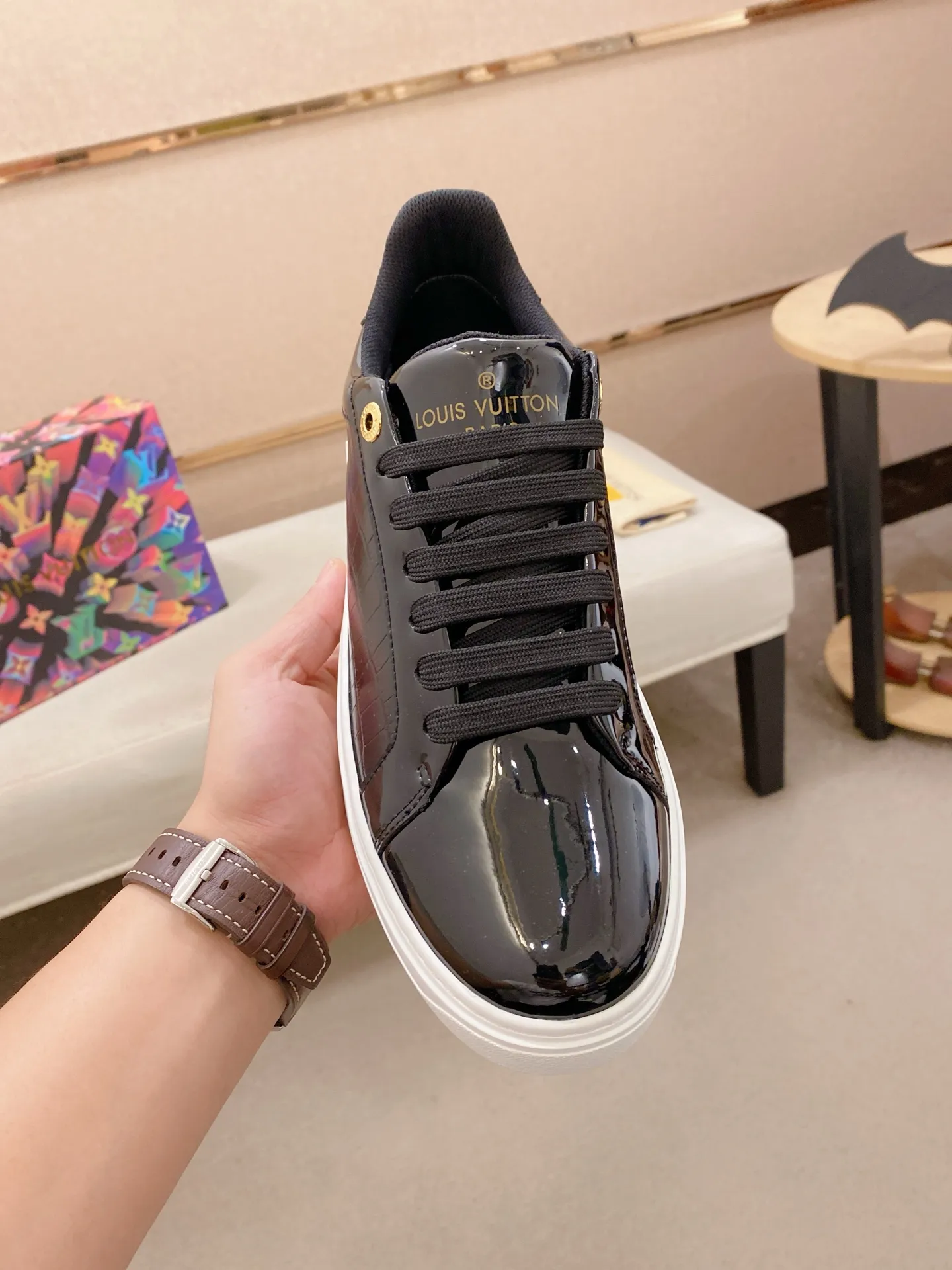 Men's shoes💰: 540💰(Niuli: full package) louis vuitton (Louis Vuitton/lv) top 🔍🔍 new models are on sale at the same time at the counter. The upper 🇮🇹 is imported from Italy, first-layer cowhide, and the lining is fully imported cowhide. 💪💪, completely 1⃣️ to 1 ⃣️Re-engraved🇮🇹💪💪, ⚠Sole: The original sole is specially provided by the original factory, the exclusive movable molded sole is super comfortable, ⚠The original factory follows the order, 🔍🔍high quality, you can enter and exit the counter at will, welcome to compare⚠. Code number:38-44